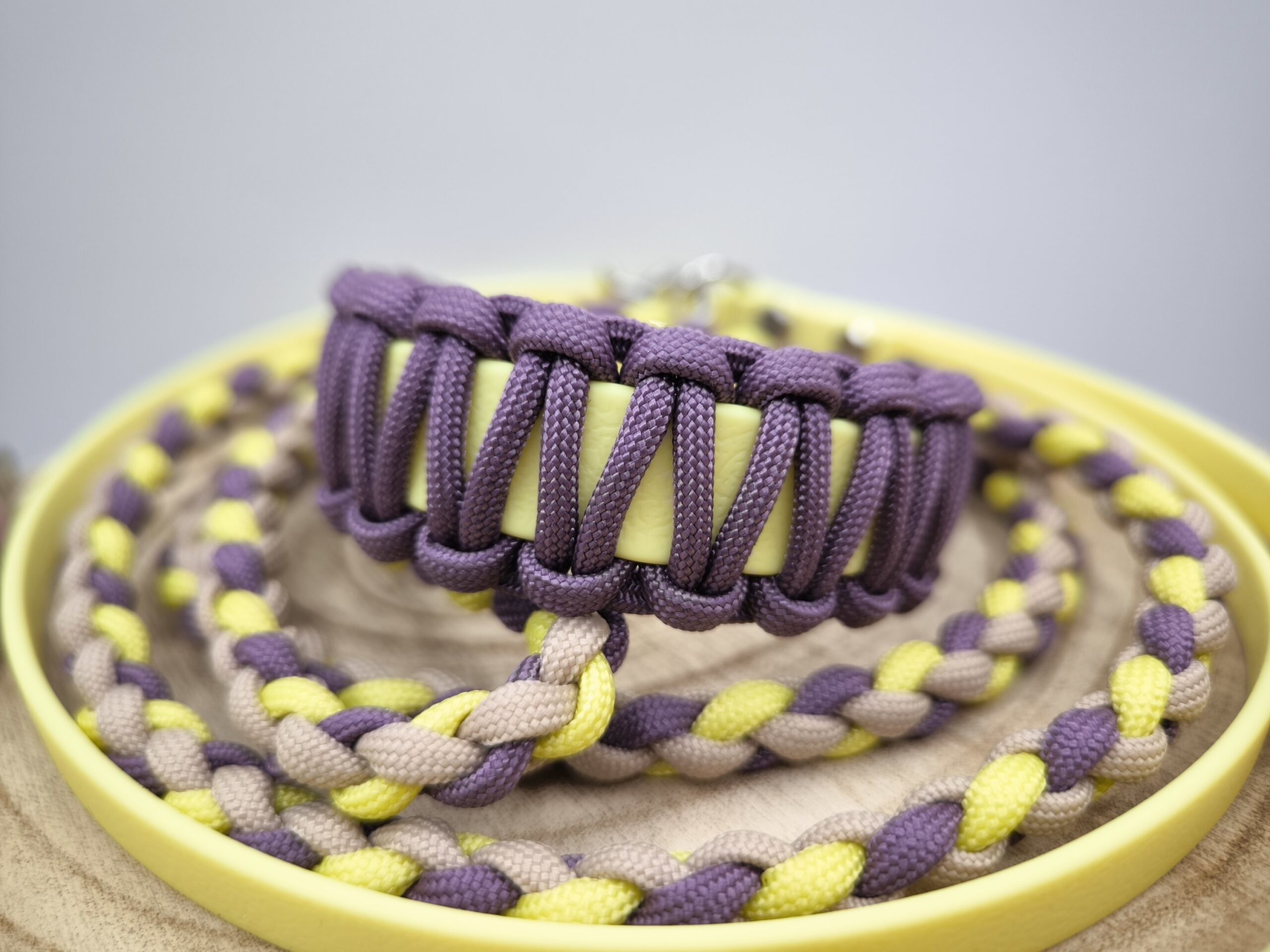 Paracord Hundehalsband handgemacht mit Biothane| Gelb-Lila