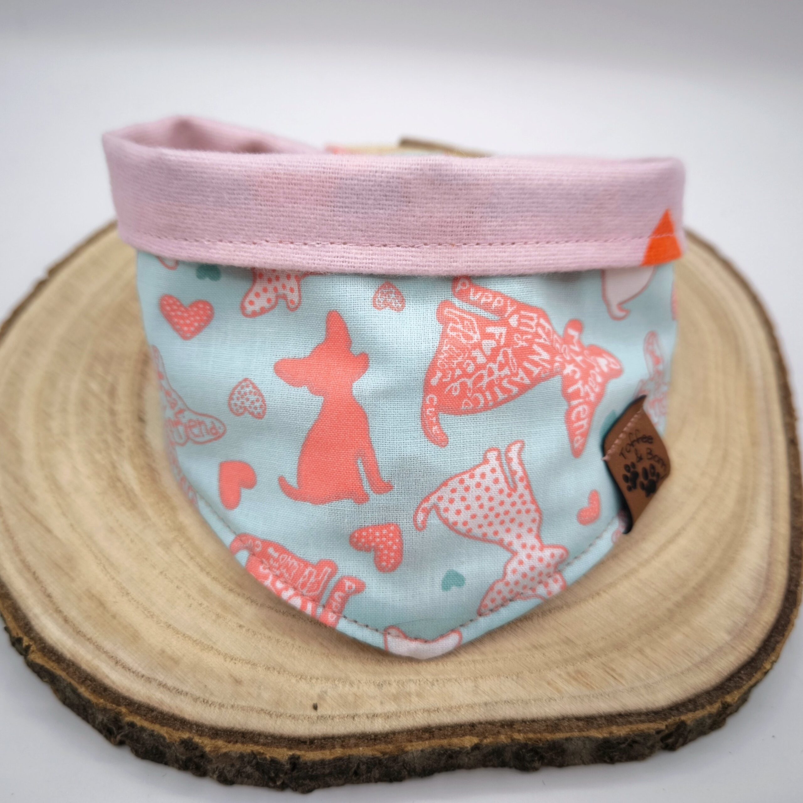 Hundehalstuch | „Chihuahua Love & Hearts“ mit Druckknopf